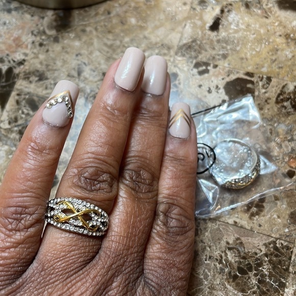 Infinity Rhinestone Gold Ring - Picture 5 of 13